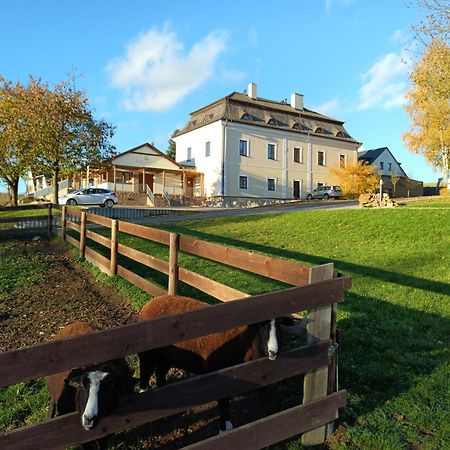 Resort Lisensky Dvur Sněžné Buitenkant foto