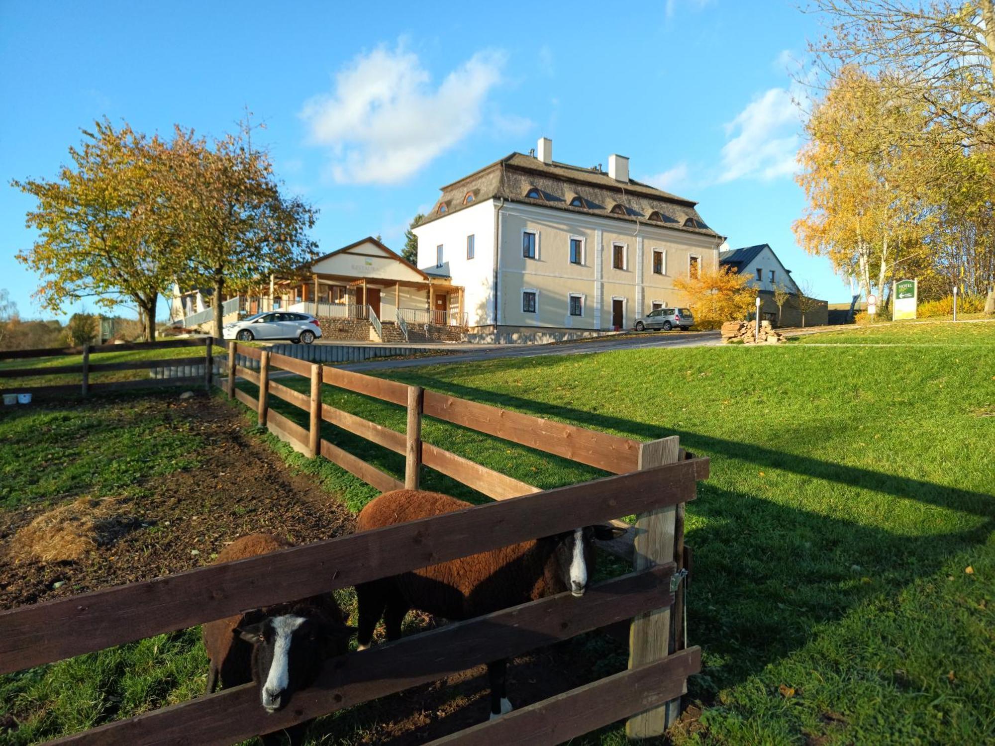 Resort Lisensky Dvur Sněžné Buitenkant foto