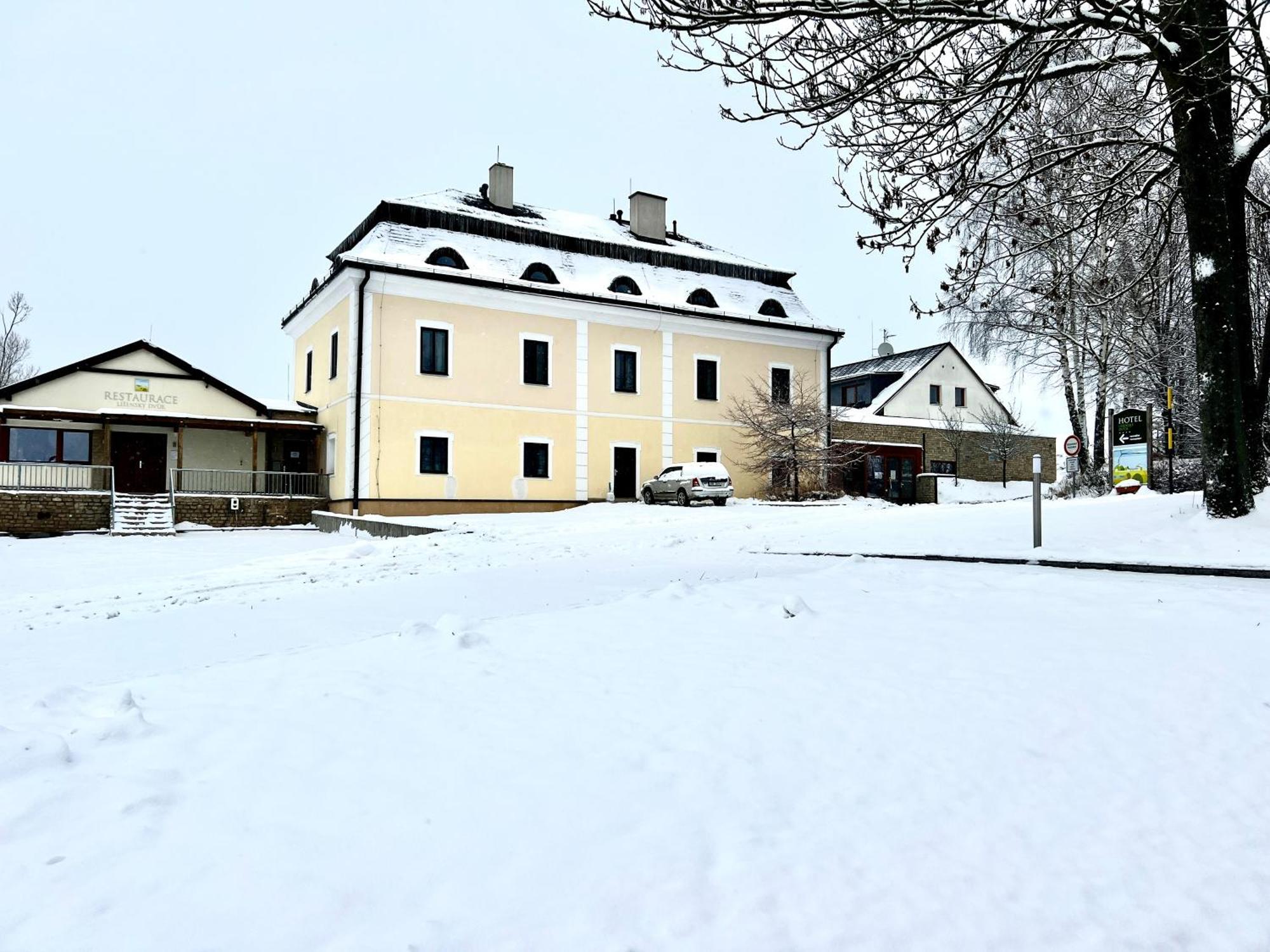 Resort Lisensky Dvur Sněžné Buitenkant foto