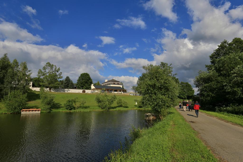 Resort Lisensky Dvur Sněžné Buitenkant foto